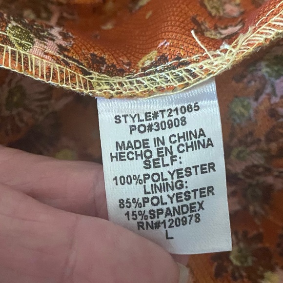 Momni Peplum Sunflower Top NWT - Picture 8 of 11